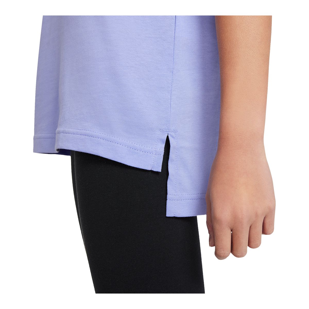 Nike Sportswear Girls' Basic Futura T Shirt