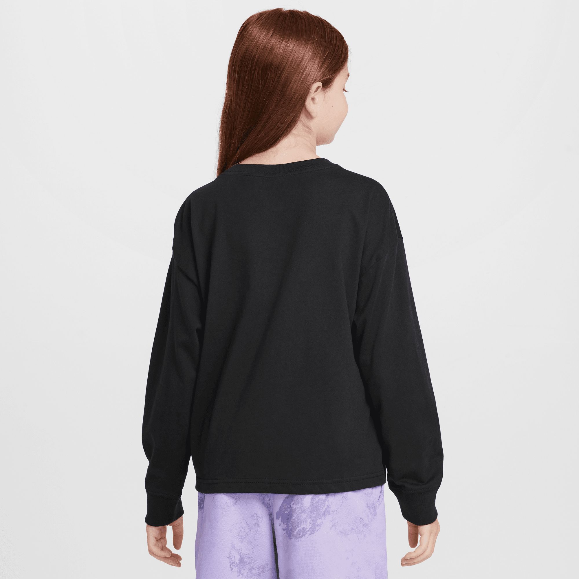 Nike Sportswear Girls' Essential Low Brand Read Long Sleeve T-Shirt
