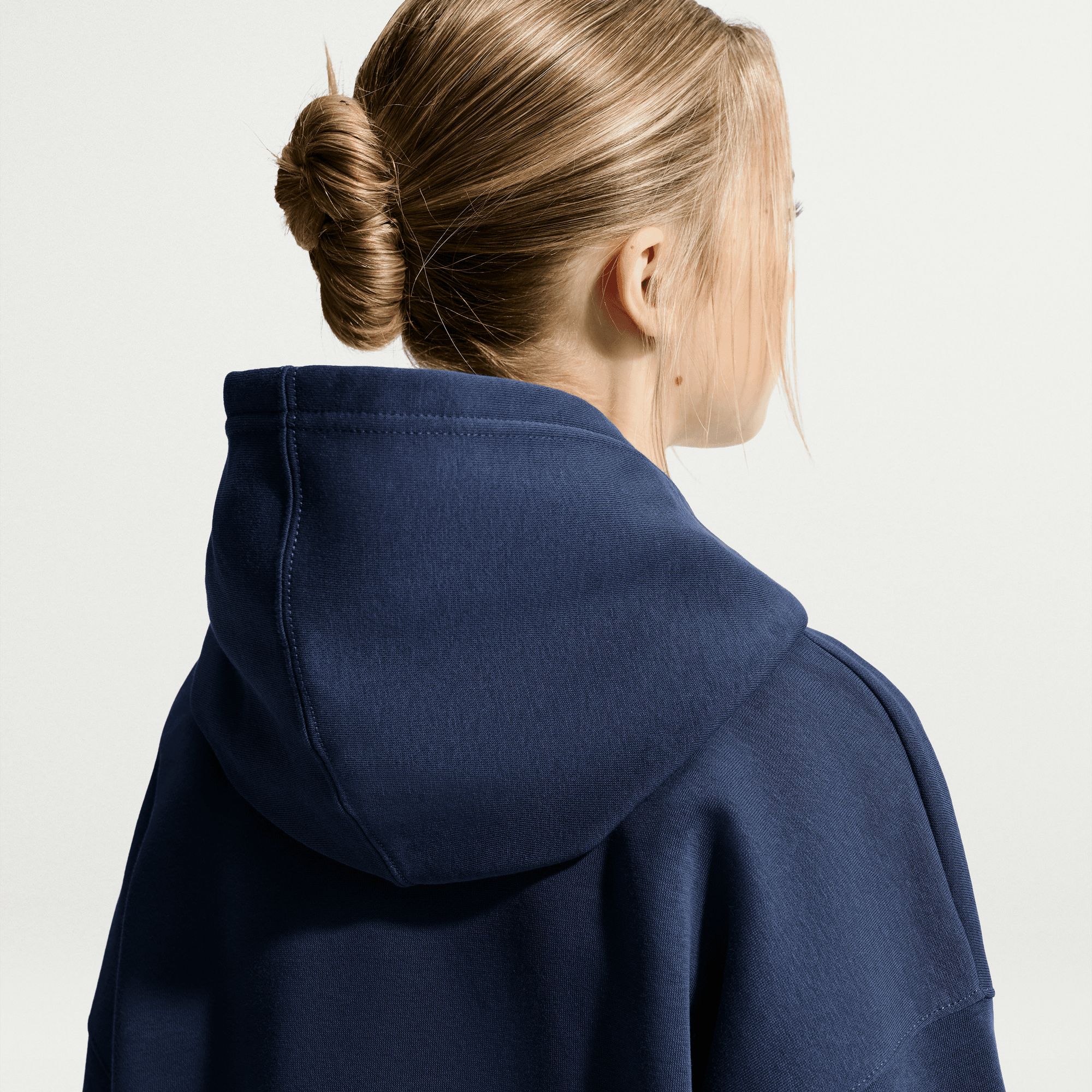 Nike Girls' Caitlin Clark Club Fleece Oversized Hoodie