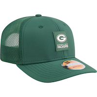 New Era Green Bay Packers 9SEVENTY Sideline Cap Adjustable Snapback Trucker Front_Angled_Right