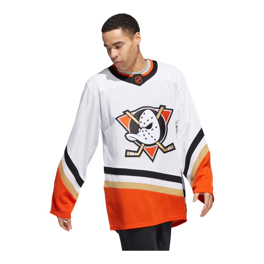 Anaheim Ducks on X: We are underway for Breakout Night as we rock our  #ReverseRetro jerseys. 📺: Prime Ticket, ESPN+ and FOX Sports GO app 🎙: AM  830 and the Ducks/NHL app