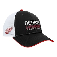 Detroit Red Wings Fanatics Authentic Pro Rink Structured Trucker Cap Front_Three_Fourths_Angled_Right