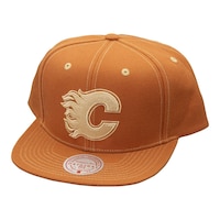 Calgary Flames Mitchell & Ness Contrast Natural Snapback Cap Front_Angled_Left