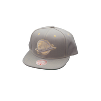 Vancouver Canucks Mitchell & Ness Contrast Natural Snapback Cap Front_Angled_Left