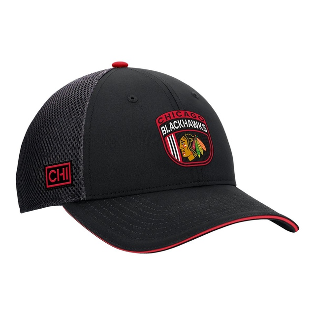 Chicago Blackhawks Fanatics Authentic Pro Draft Structured Trucker Cap Front_Three_Fourths_Angled_Right