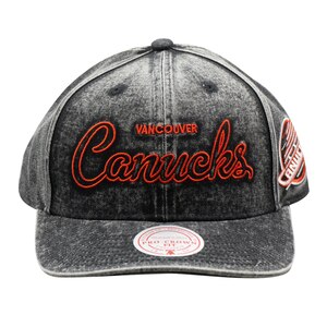 Mitchell & Ness Vancouver Canucks Living On The Edge Pro Crown Cap