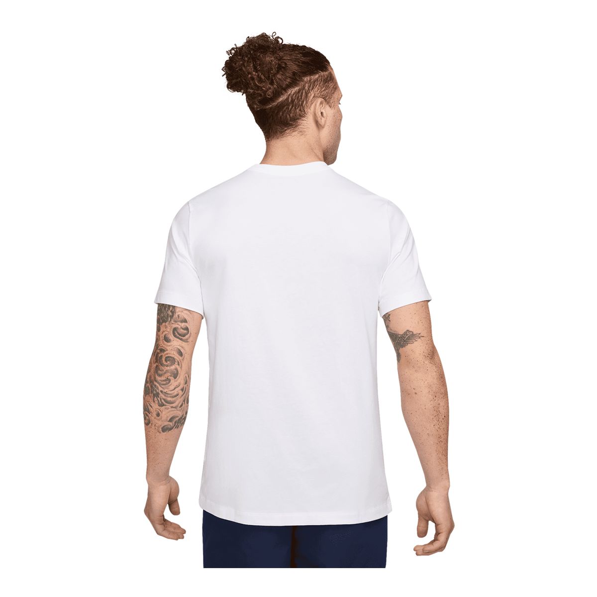 Chelsea F.C. Nike Crest T Shirt