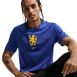 Chelsea F.C. Nike Men's Crest T-Shirt