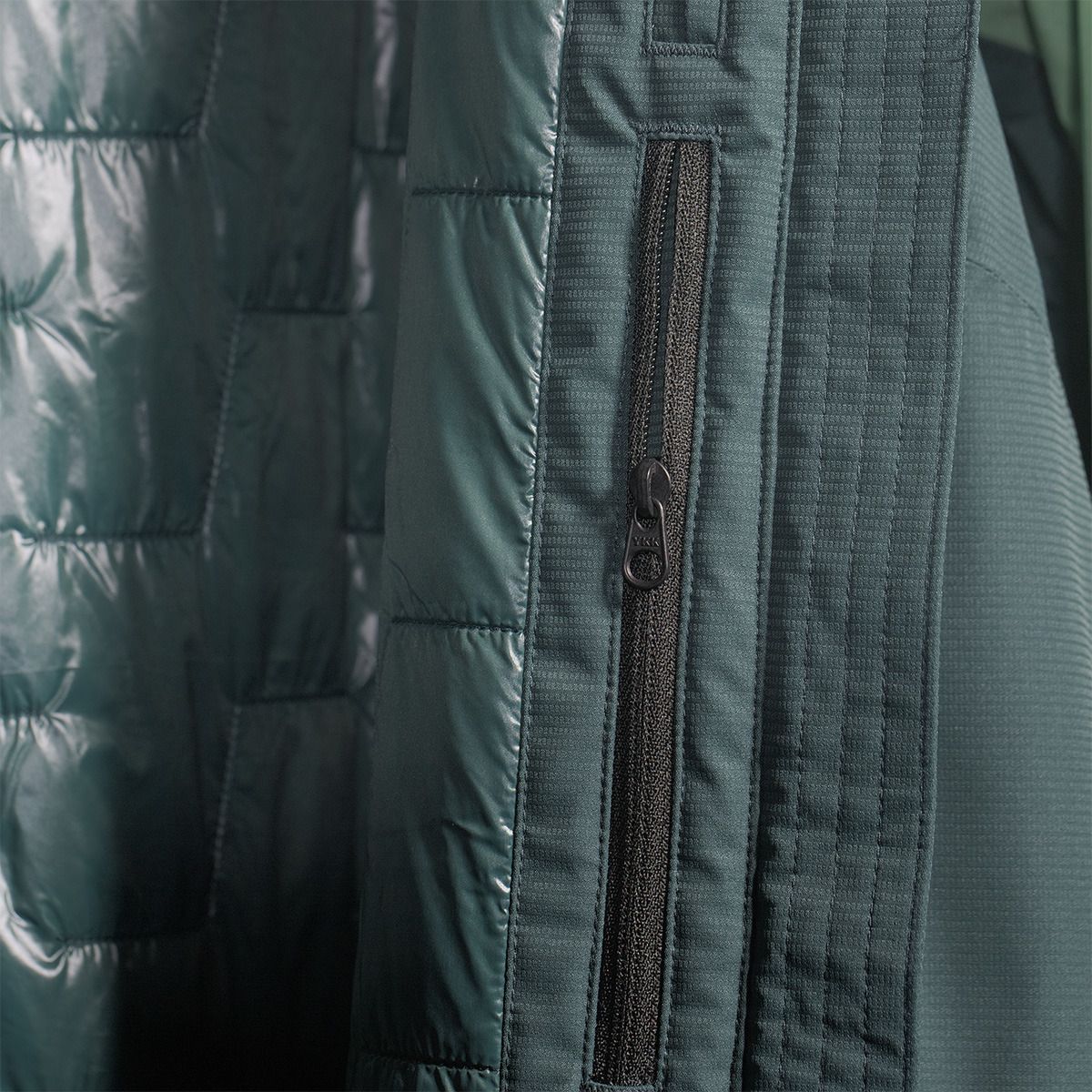 Helly Hansen Women's Powchaser Lifaloft Winter Ski Jacket, Insulated, Hooded, Waterproof