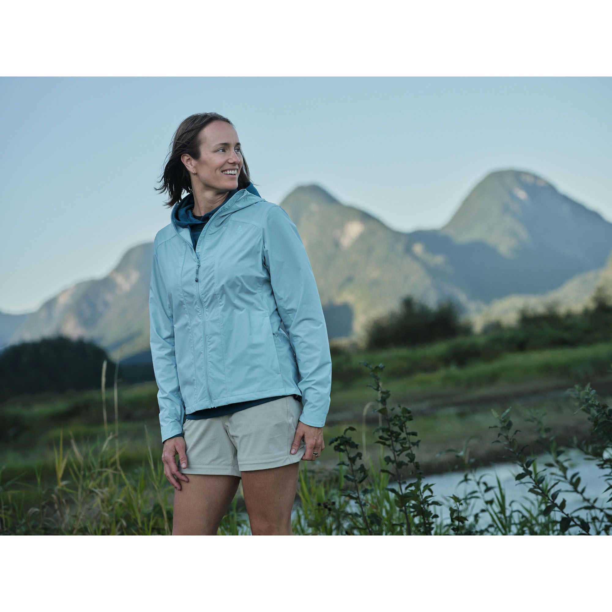 Woods Women's ROCHE II Trek Wind Hoodie