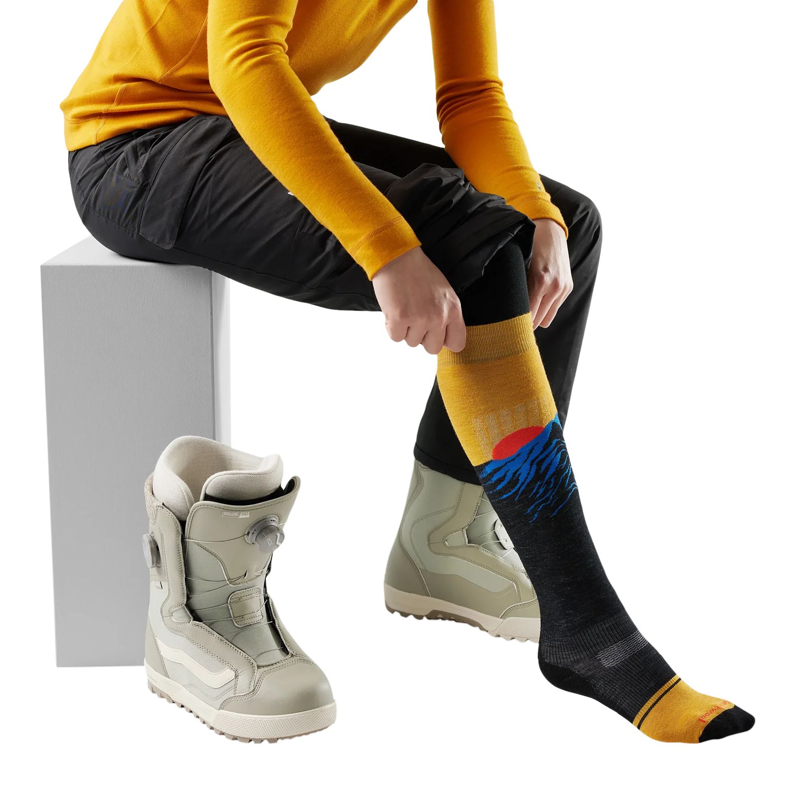 Smartwool Women's Cushioned Over The Calf Ski Socks