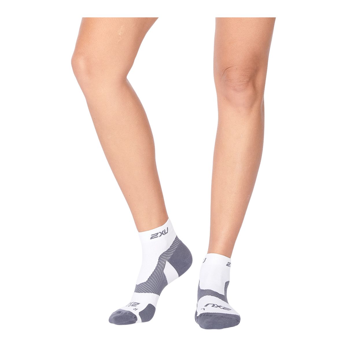 2XU Men's Vectr Quarter Crew Socks
