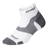 2XU Men's Vectr Quarter Crew Socks Front_Angled_Left