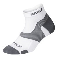 2XU Men's Vectr Quarter Crew Socks Front_Angled_Left