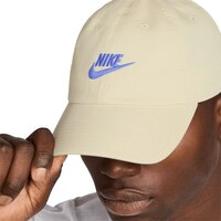 Nike Sportswear Unisex Club Futura Washed Cap