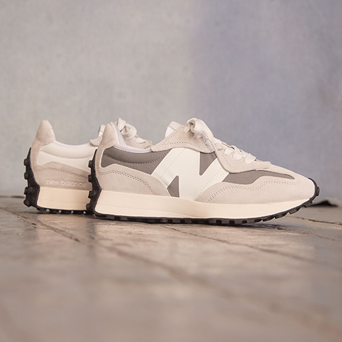 New Balance Men's 327 Shoes