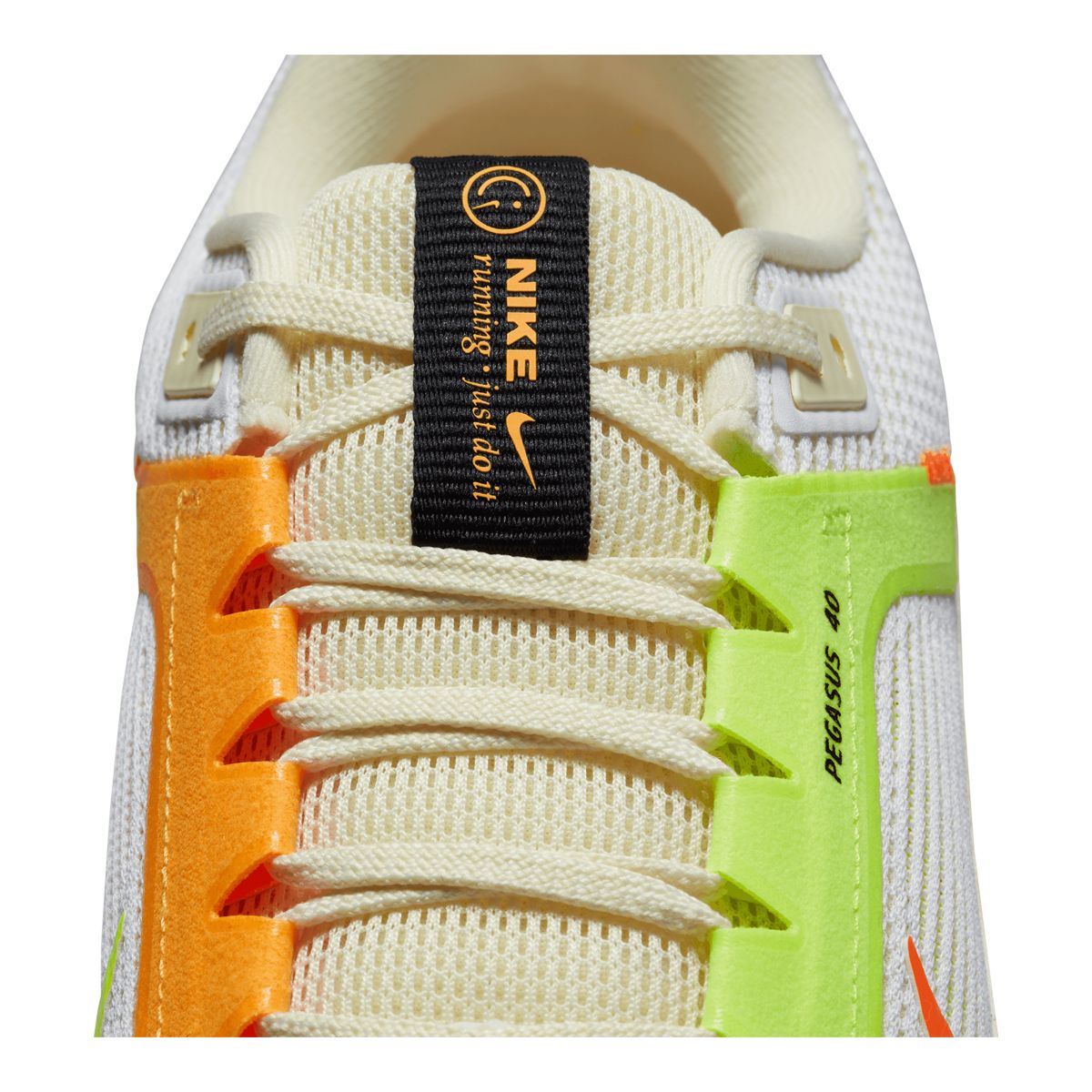 Nike Men's Air Zoom Pegasus 40 Running Shoes