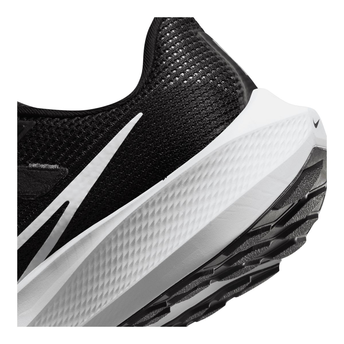 Nike Men's Air Zoom Pegasus 40 4E Wide Running Shoes