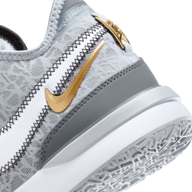 mens nike lebron basketball shoes
