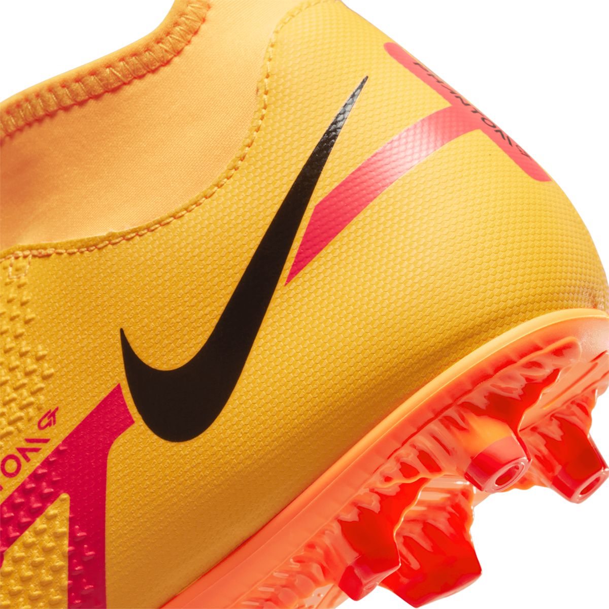 Nike Men's Phantom GT2 Dynamic Fit Club Multi-Ground Outdoor Soccer Cleats