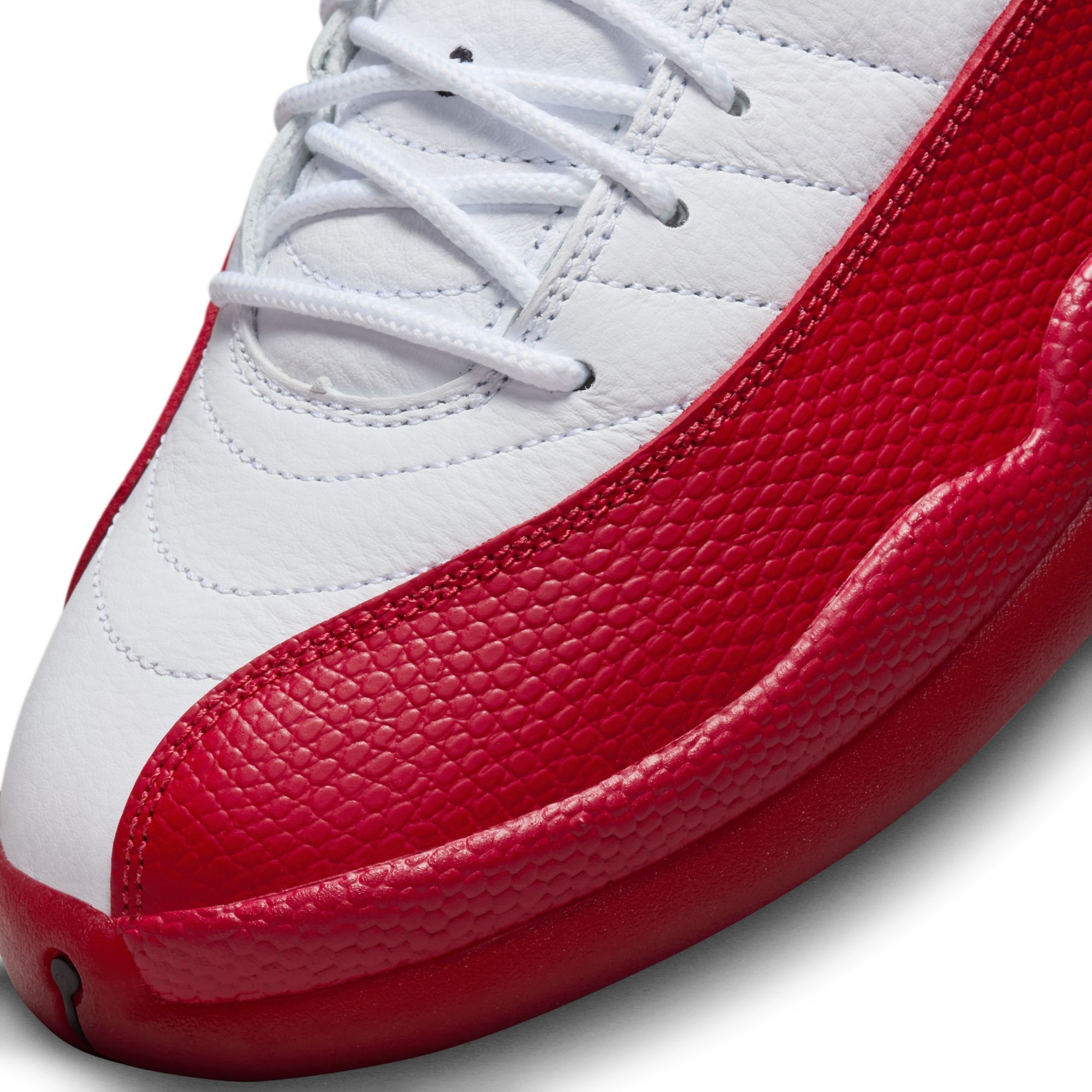 retro 12 basketball shoes