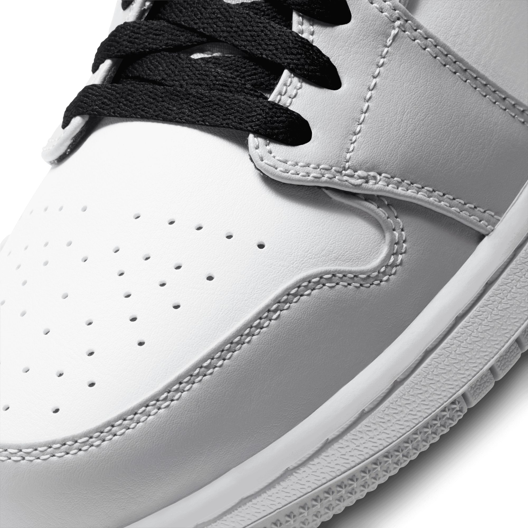 Nike Unisex Air Jordan 1 Mid Basketball Shoes | SportChek