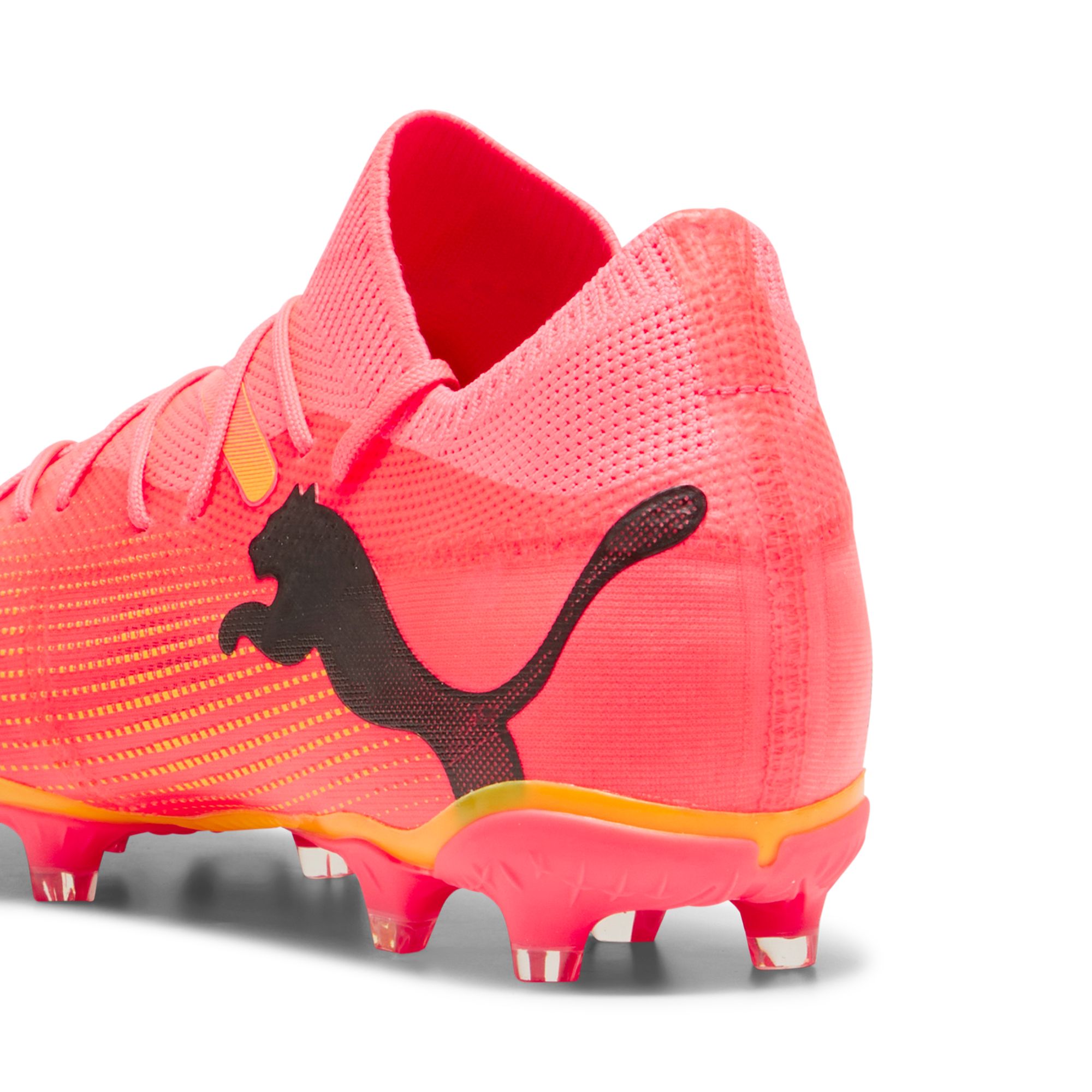 PUMA Unisex Future 7 Match Firm Ground Lightweight Soccer Cleats