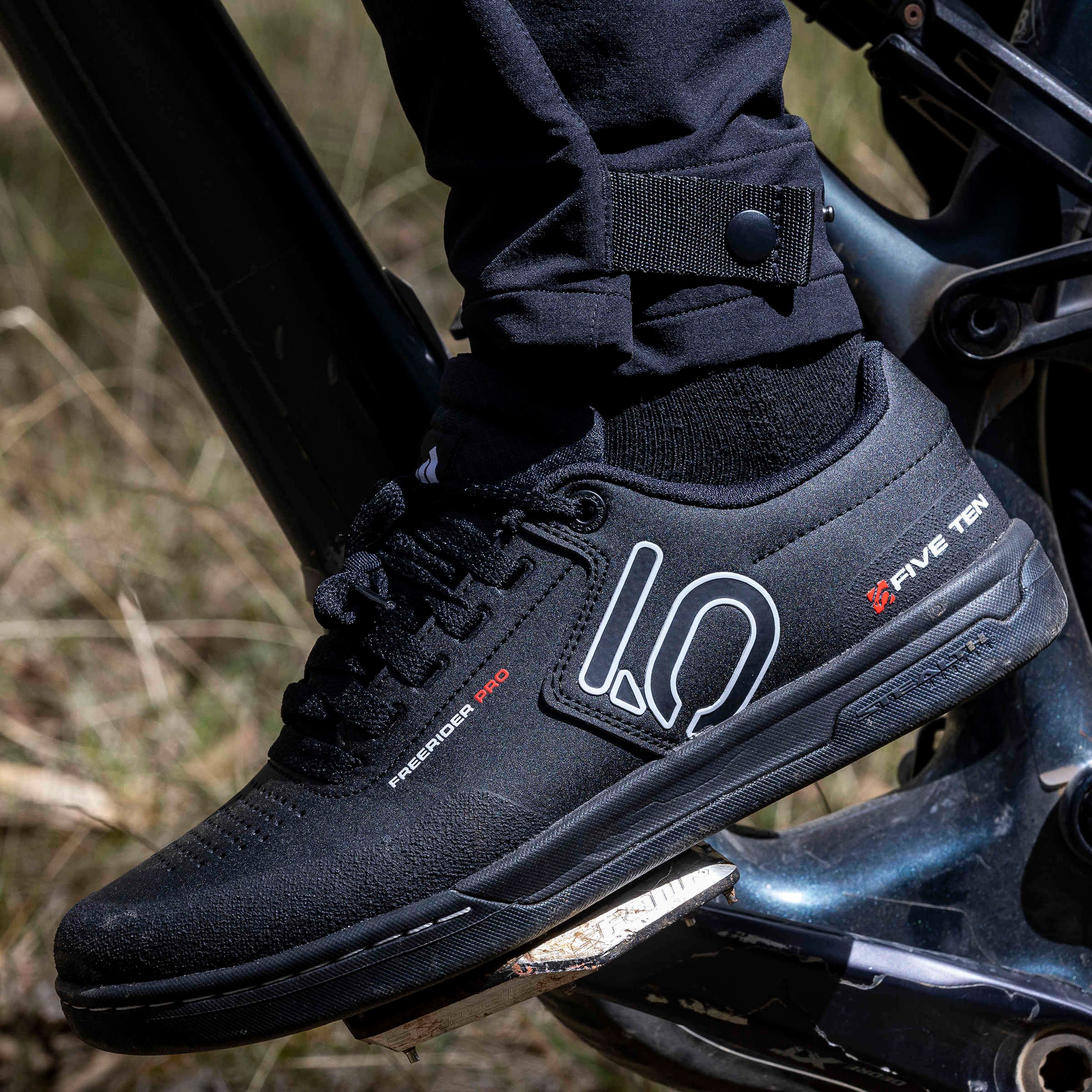 adidas Men's Freerider Pro Low Mountain Bike Shoes
