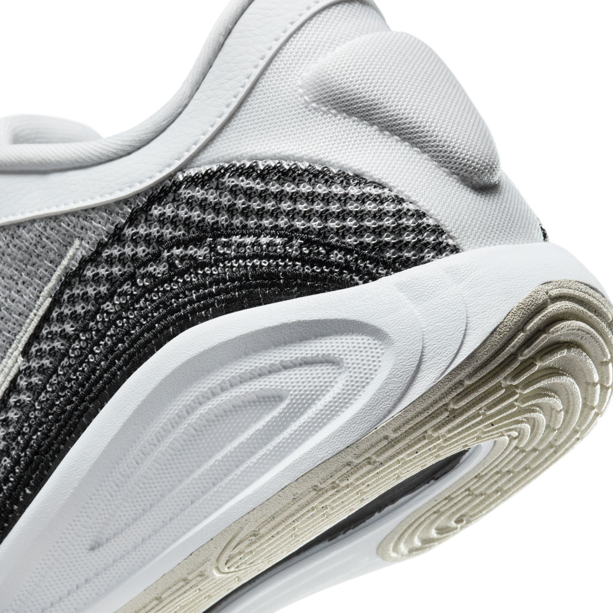 Nike Unisex G.T. Hustle Academy Basketball Shoes