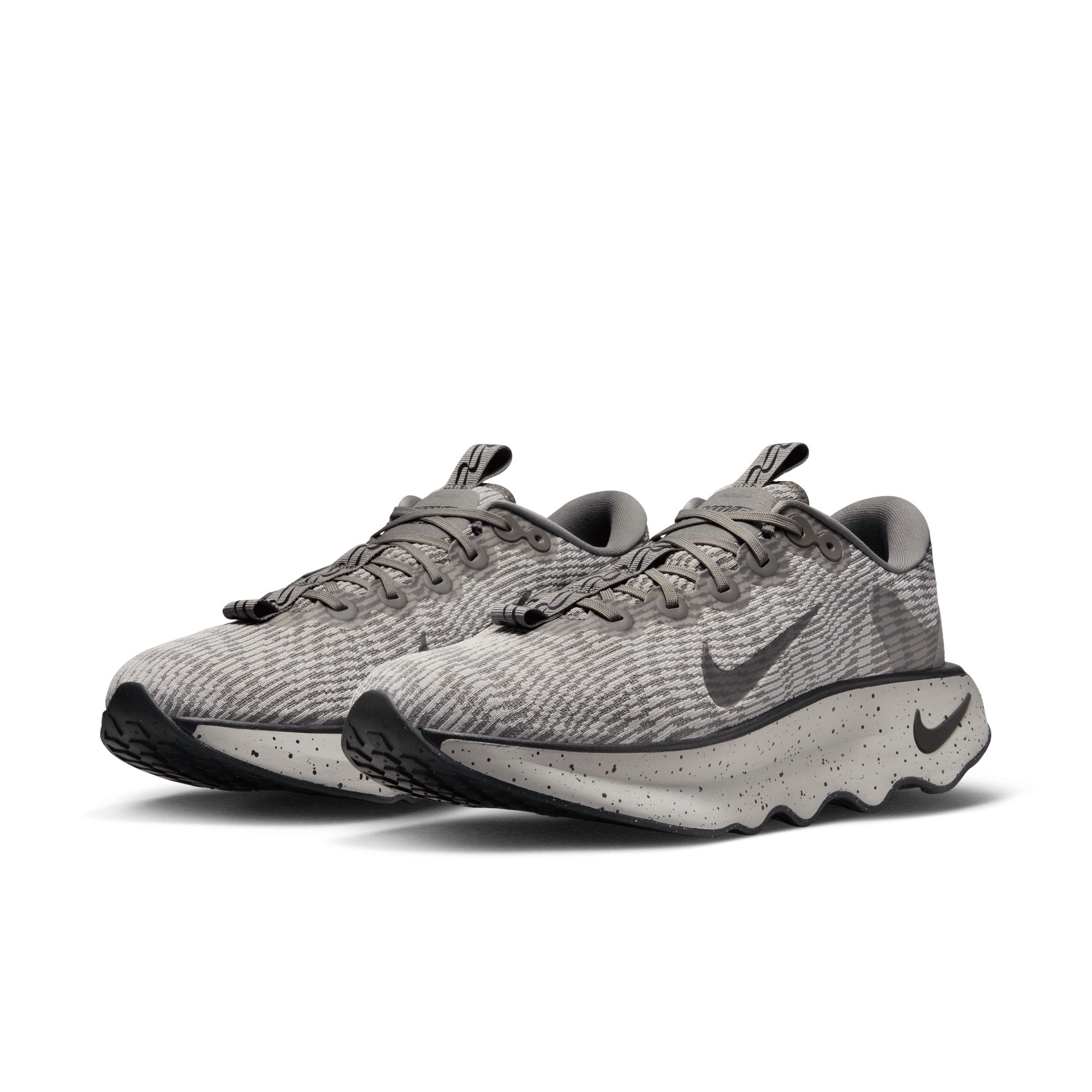 Nike Men's Motiva Walking Shoes