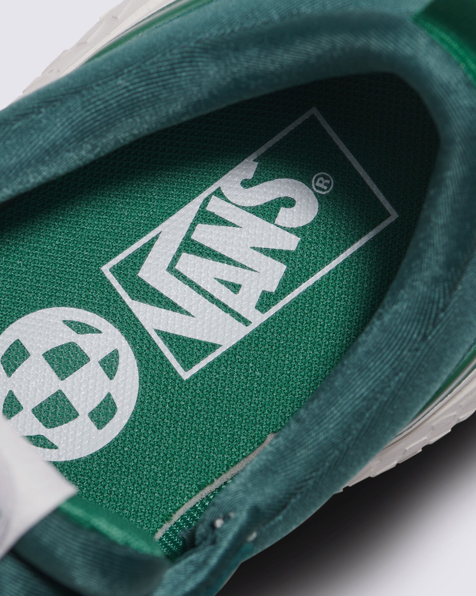 Vans Men's UltraRange Neo VR3 Casual Shoes