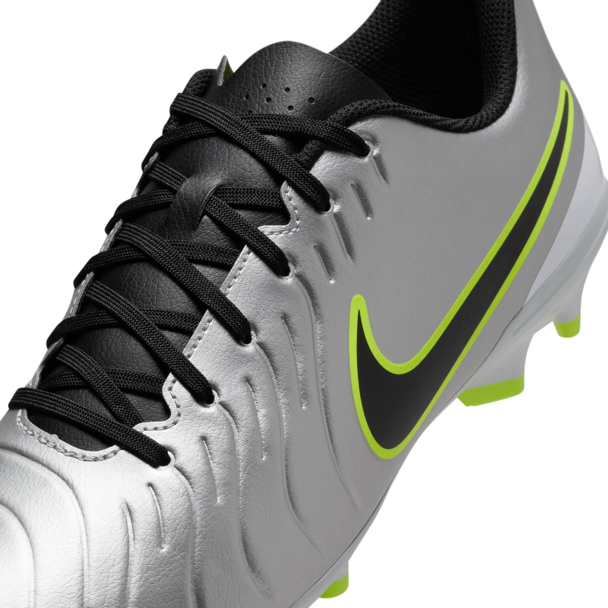 nike soccer cleats sport chek