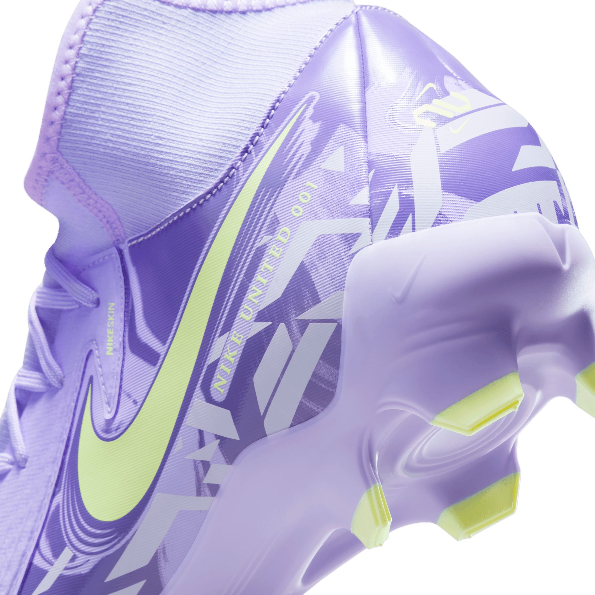 Nike Men's Phantom Luna II Academy Cleats