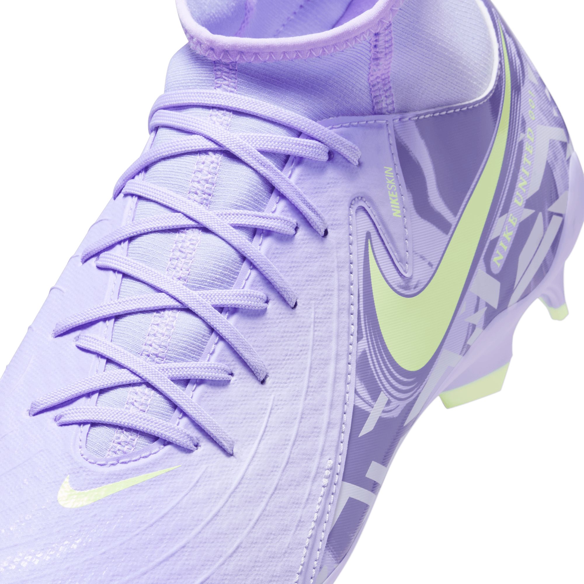 Nike Men's Phantom Luna II Academy Cleats