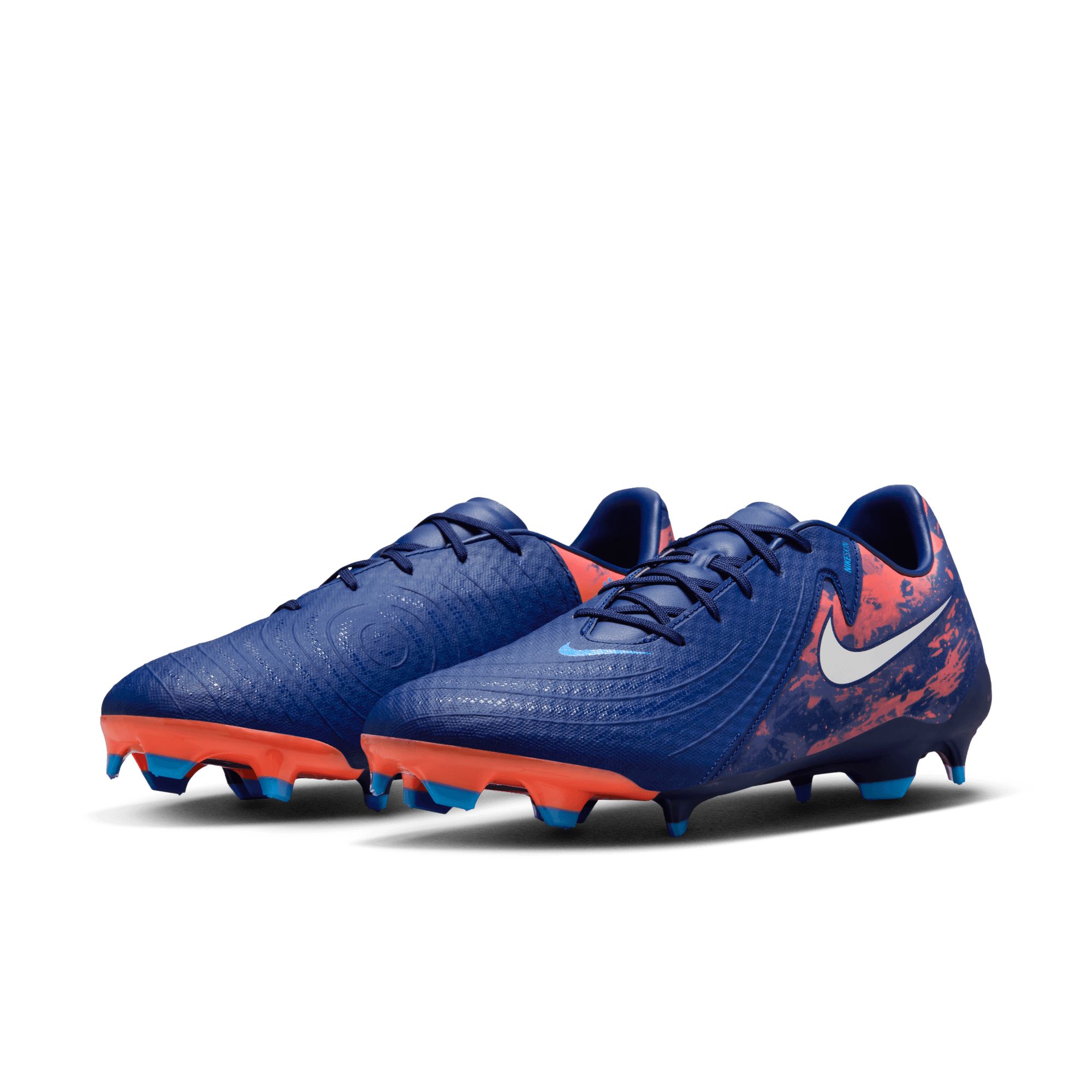 Nike Men's Phantom GX II Academy Cleats