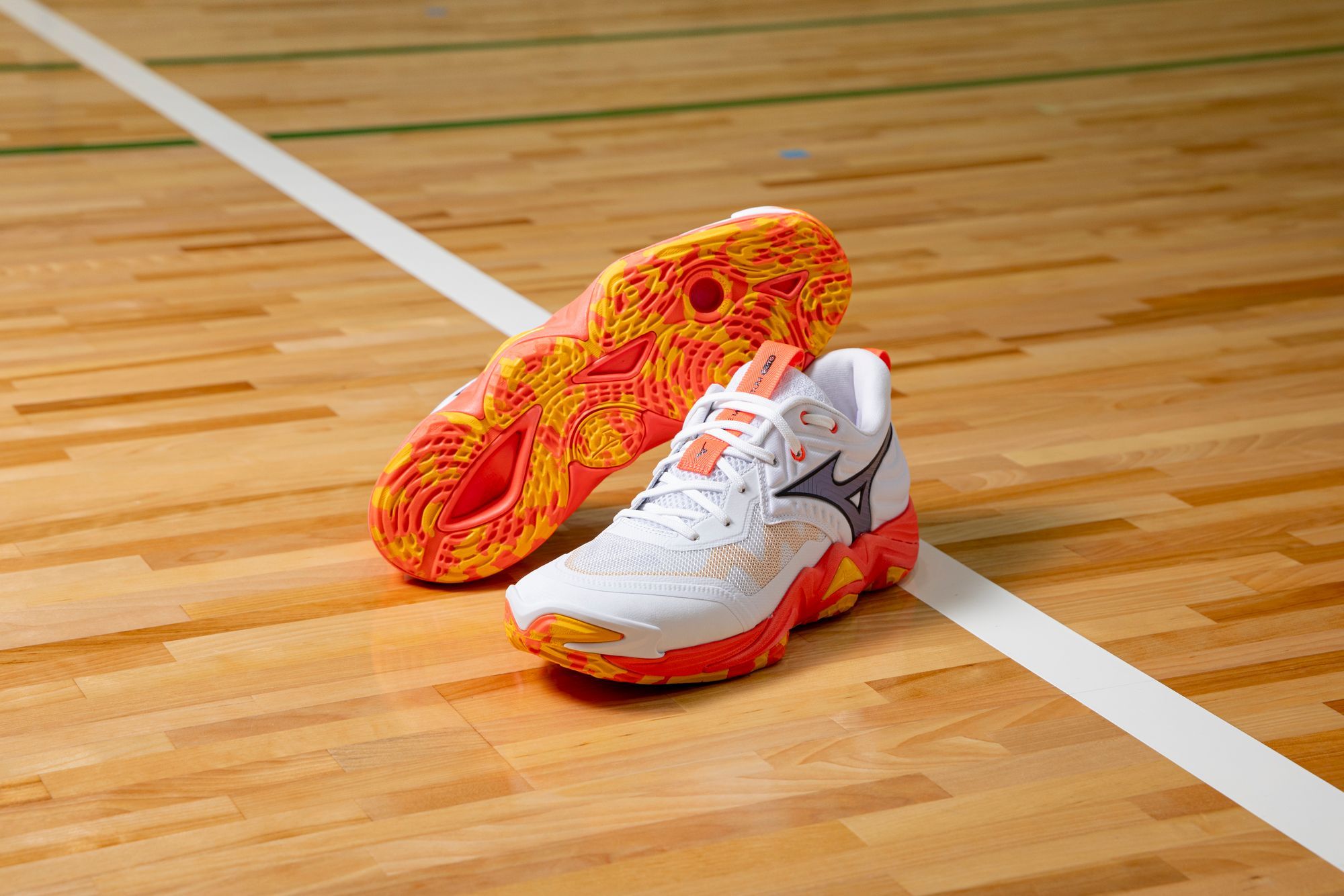 Mizuno Unisex Wave Momentum Elite Volleyball Shoes | SportChek