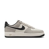 Nike Men's Air Force 1 '07 Lv8 Classic Streetwear Sneakers Side_Right