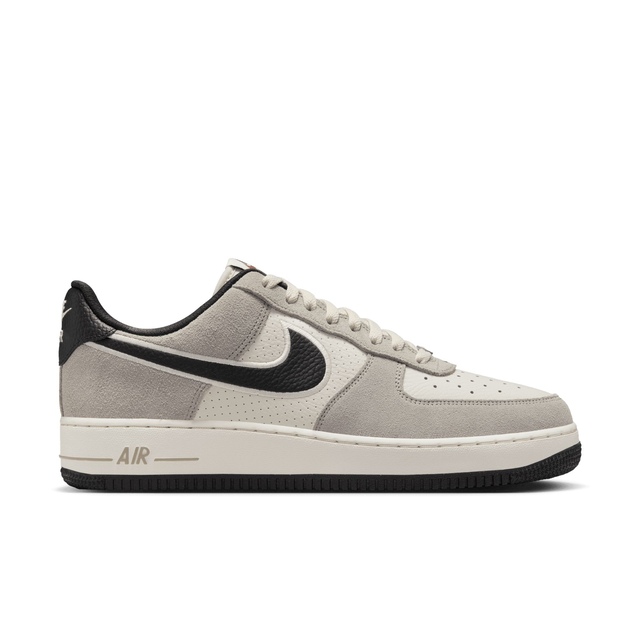 Nike Men's Air Force 1 '07 Lv8 Classic Streetwear Sneakers