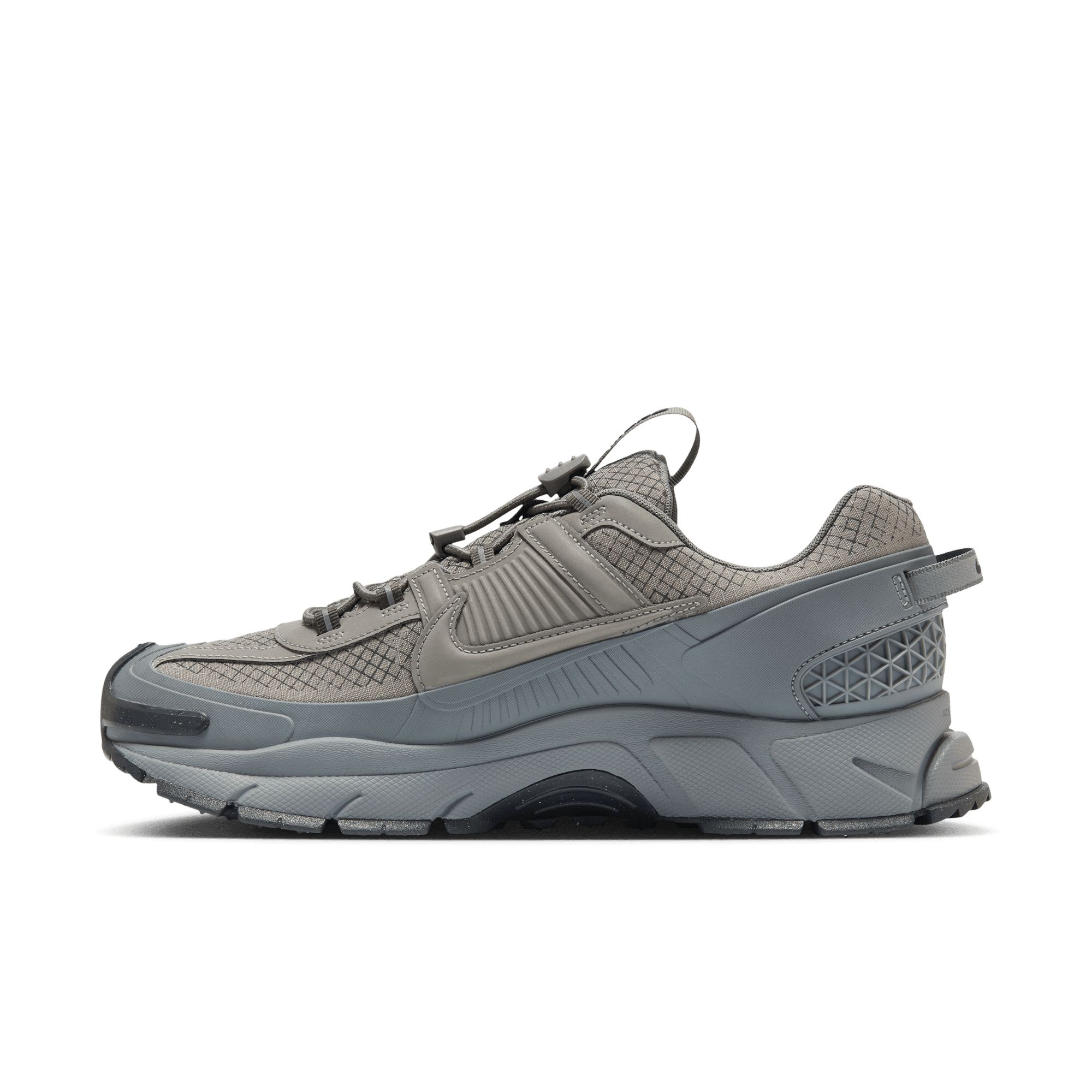 Nike Men's Zoom Vomero Comfortable City Shoes