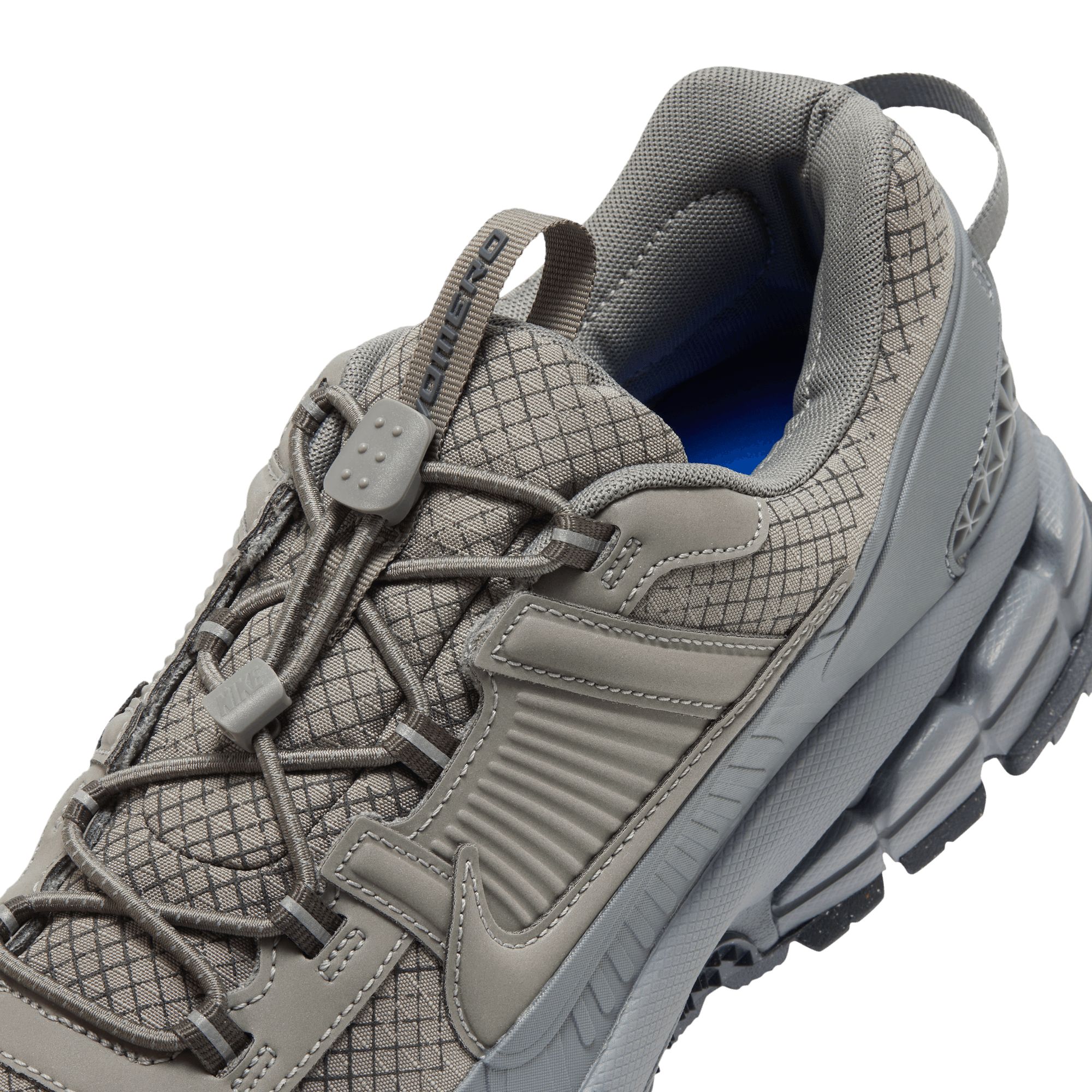 Nike Men's Zoom Vomero Comfortable City Shoes