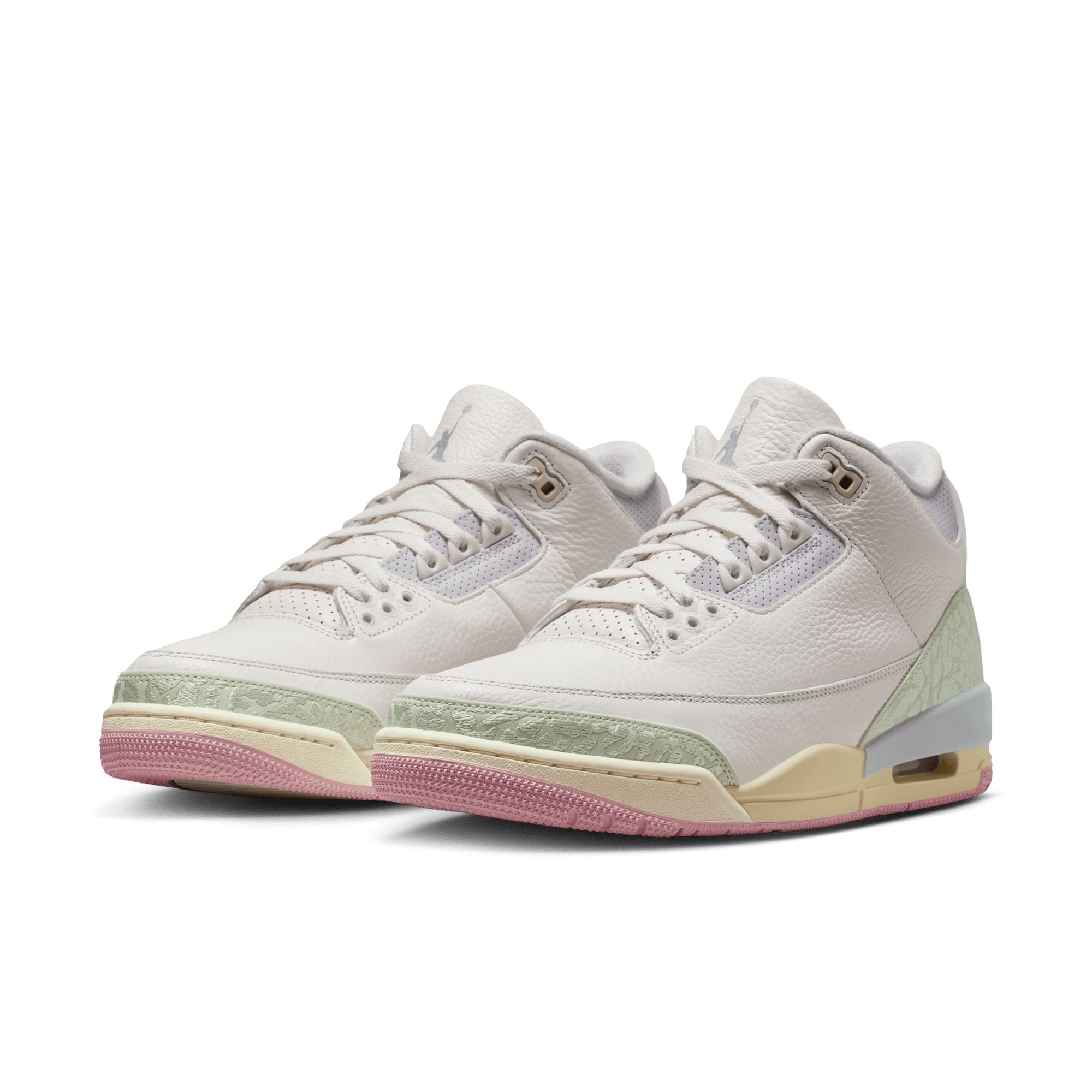 Nike Men's Air Jordan 3 Retro Basketball Shoes