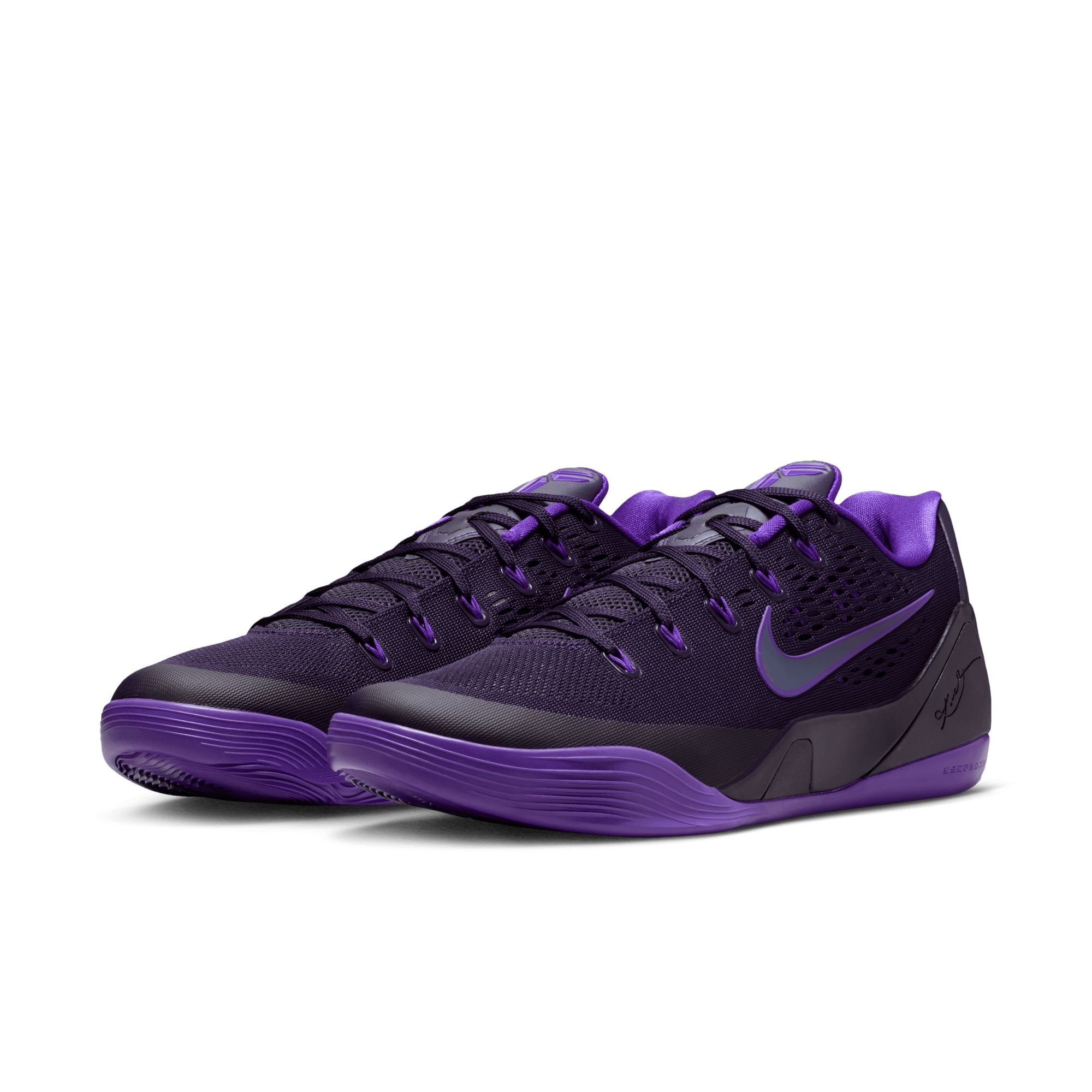 Nike Men's Kobe Bryant Stitches Low EM Basketball Shoes