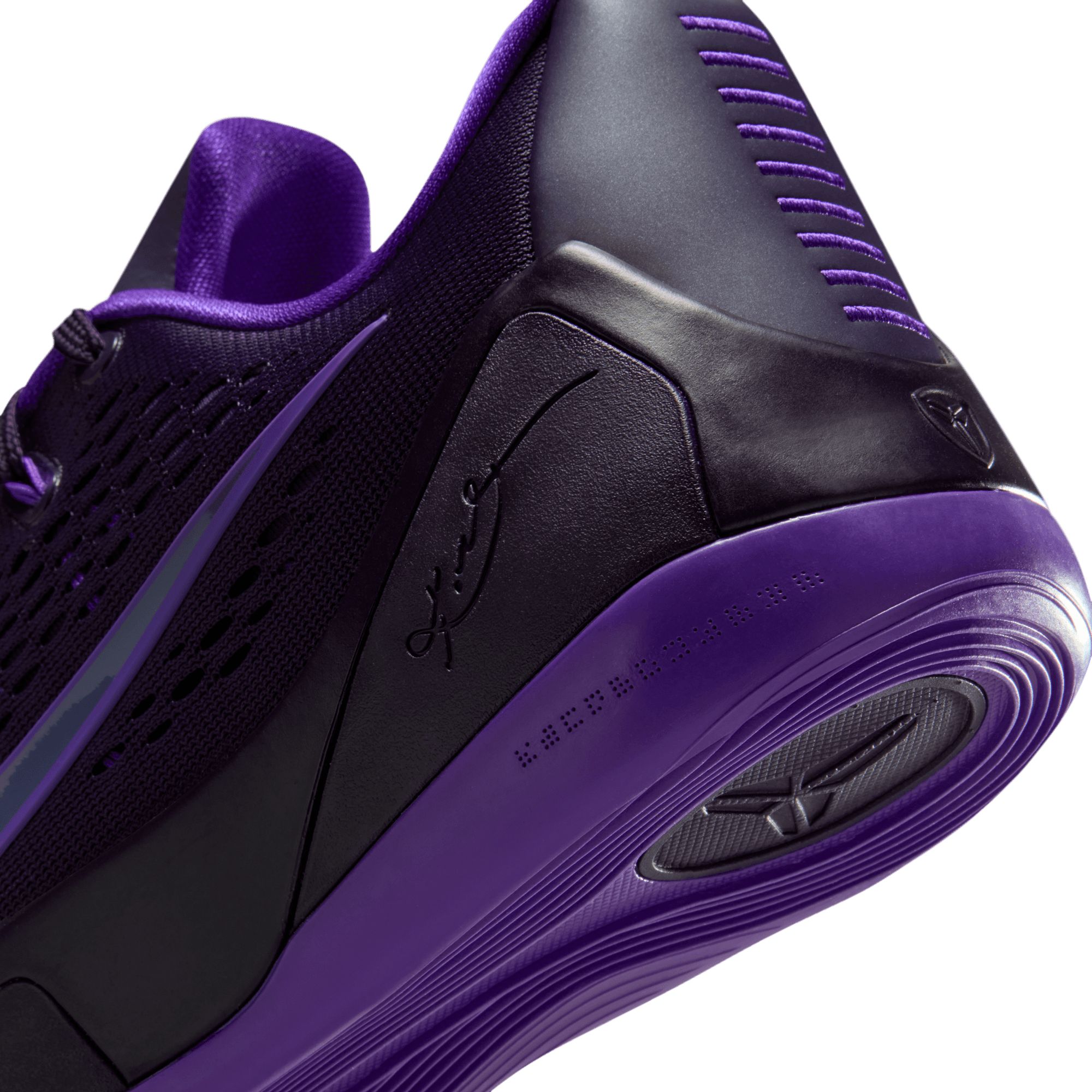 Nike Men's Kobe Bryant Stitches Low EM Basketball Shoes