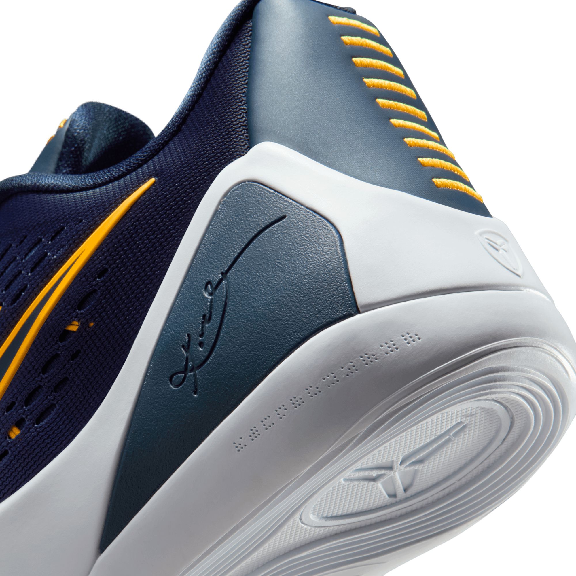 Nike Men's Kobe Stitches Low EM 2 Basketball Shoes