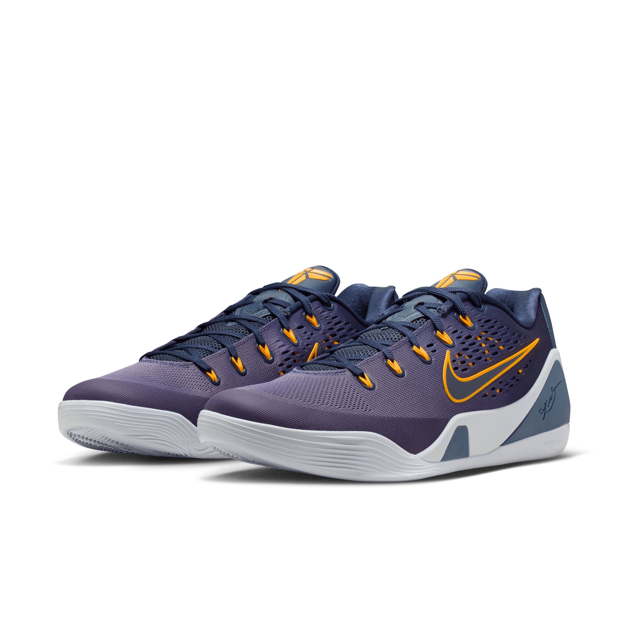 Nike Men's Kobe Stitches Low EM 2 Basketball Shoes