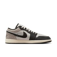 Jordan Nike Men's Air 1 Low Se V2 P6 Basketball Shoes - Air Jordan 1 Low Sneakers Side_Right