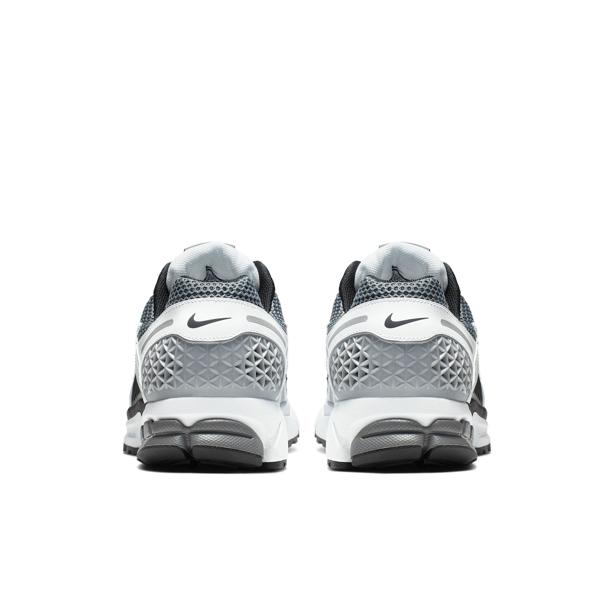 Nike Men's Zoom Vomero 5 Shoes