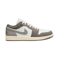 Nike Men's Air Jordan 1 Low Basketball Shoes Side_Right