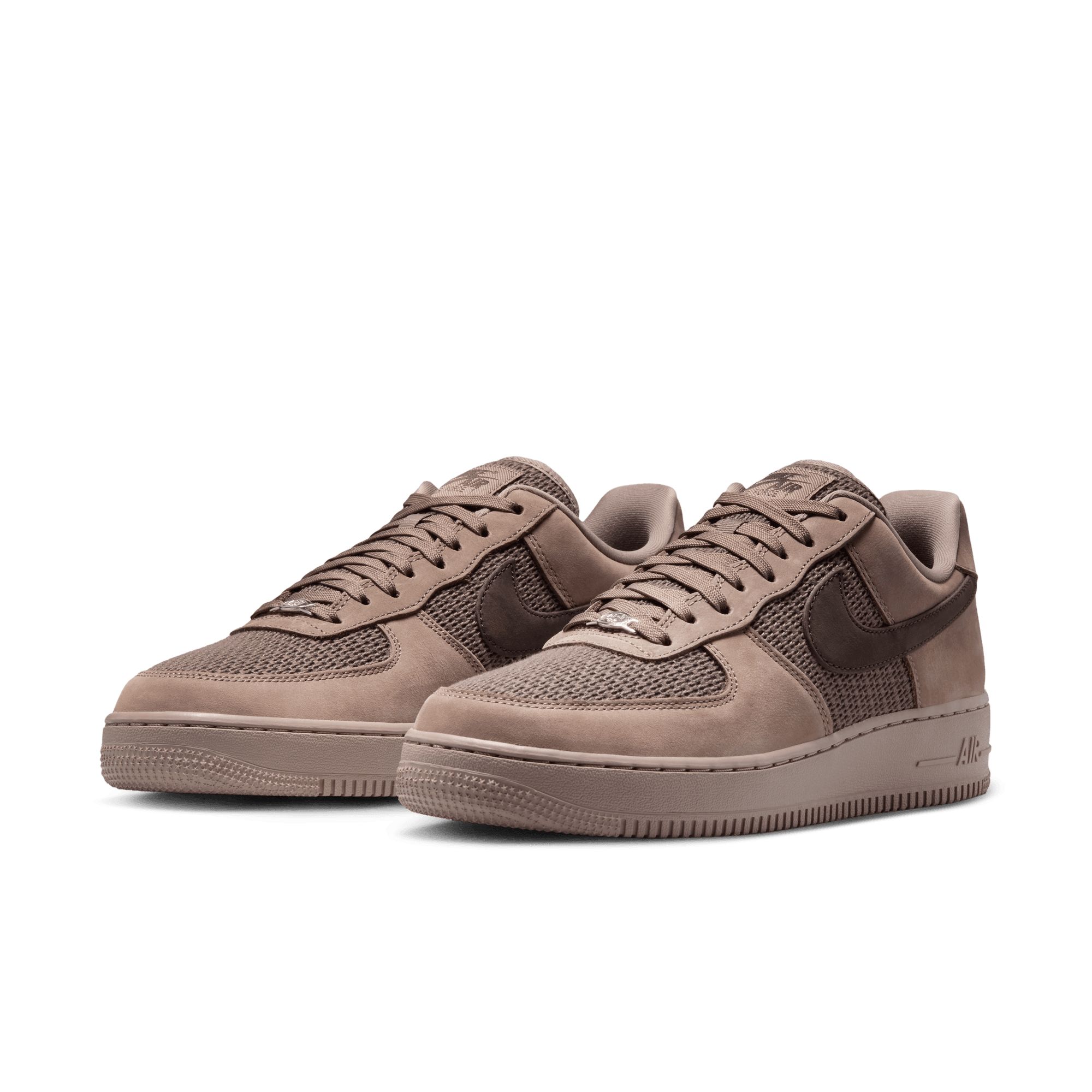 Nike Men's Air Force 1 '07 LV8 Shoes