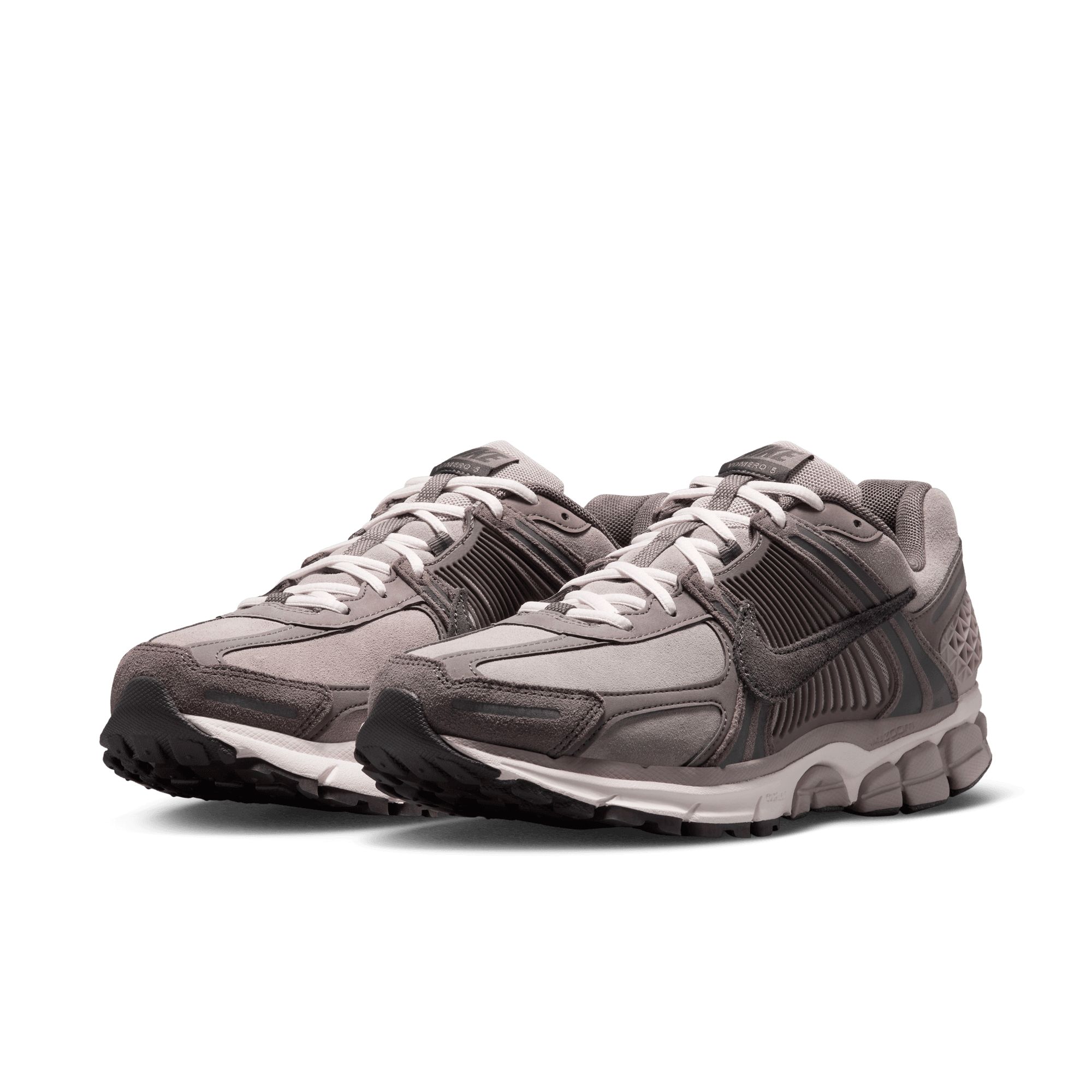 Nike Men's Zoom Vomero 5 SE Shoes